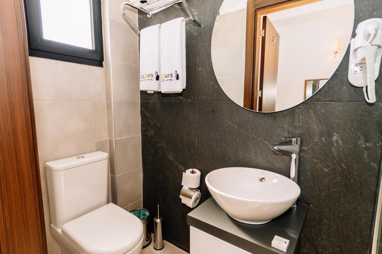 Cezar'S Airport Hotel Nicosia Kültér fotó