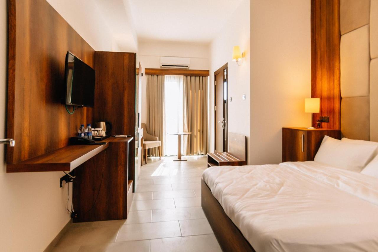 Cezar'S Airport Hotel Nicosia Kültér fotó