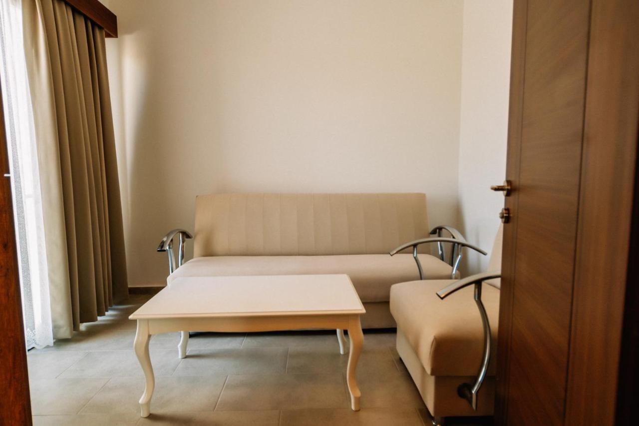Cezar'S Airport Hotel Nicosia Kültér fotó