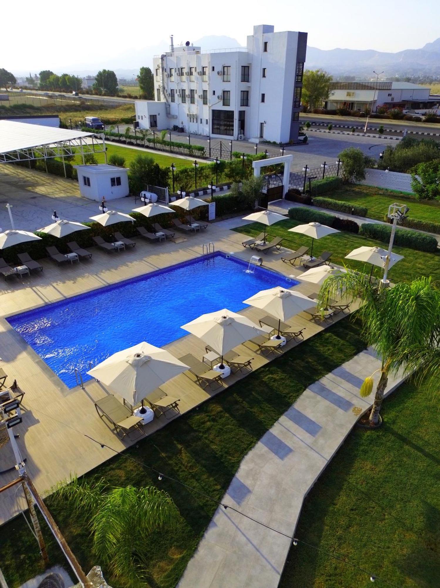 Cezar'S Airport Hotel Nicosia Kültér fotó